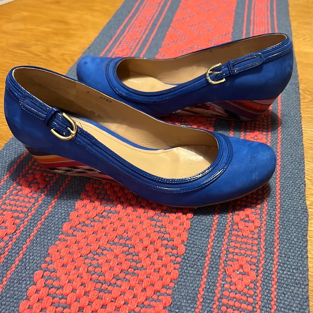 Blue wedge pumps